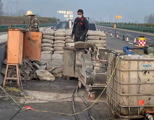 丘北高速路病害处理